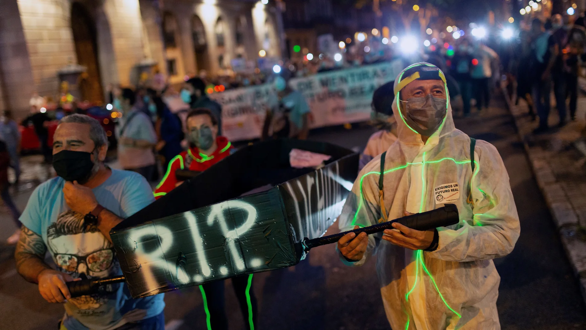 Más de mil trabajadores protestan contra el cierre de Nissan en Barcelona