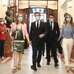 La vicepresidenta del Congreso, Ana Pastor, el presidente del PP, Pablo Casado, el secretario general del Partido Popular, Teodoro García Egea, y la portavoz del PP en el Congreso de los Diputados, Cayetana Álvarez de Toledo, a su llegada a la sesión plenaria/ E. Parra. POOL / Ep