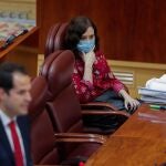 La presidenta de la Comunidad de Madrid, Isabel Díaz Ayuso, y el vicepresidente Ignacio Aguado participan, este jueves, en una sesión de control en el pleno de la Asamblea