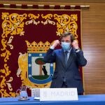El alcalde de Madrid, Jose Luis Martínez-Almeida, antes de la rueda de prensa posterior a la Junta de Gobierno, este jueves