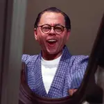 Mickey Rooney haciendo de japonés en "Desayuno con diamantes"