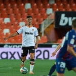 Hugo Guillamón con el Valencia.
