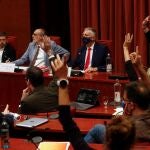 El diputado Jean Castel (Cs) preside la reunión de la comisión de Asuntos Institucionales del Parlament de Cataluña
