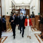 El presidente del PP, Pablo Casado, junto a Teodoro García Egea, secretario general, y Ana Pastor, vicepresidenta del Congreso, ayer en la Cámara Baja