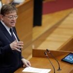 El presidente de la Generalitat Valenciana, Ximo Puig, interviene en la sesión de control, hoy jueves, en Les Corts Valencianes
