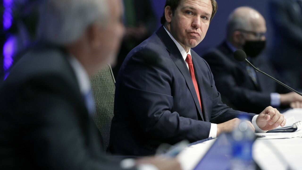 El gobernador de Florida culpa a los hispanos de propagar el coronavirus