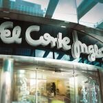Acceso de uno de los grandes almacenes de El Corte Inglés