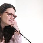 La vicepresidenta y Portavoz del Gobierno valenciano, Mónica Oltra, durante la la rueda de prensa posterior al Pleno del Consell de este viernes