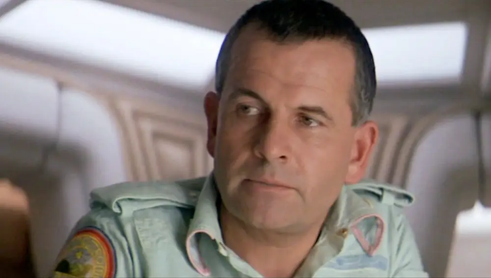 Ian Holm a bordo de la nave "Nostromo"