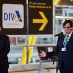 El ministro de Transportes, José Luis Ábalos y el ministro de Sanidad, Salvador Illa, visitan el Aeropuerto Adolfo Suárez Madrid-Barajas para supervisar las medidas de seguridad puestas en marcha para la prevención de la COVID-19.