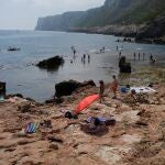 Bañistas en Las Rotas, en Dénia