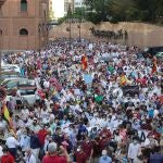 Concentración esta tarde en los alrededores de la plaza de toros de Las Ventas, en Madrid, con el lema "paseo reivindicativo por la Tauromaquia" para poner en valor el mundo de los toros. EFE/JuanJo Martín.