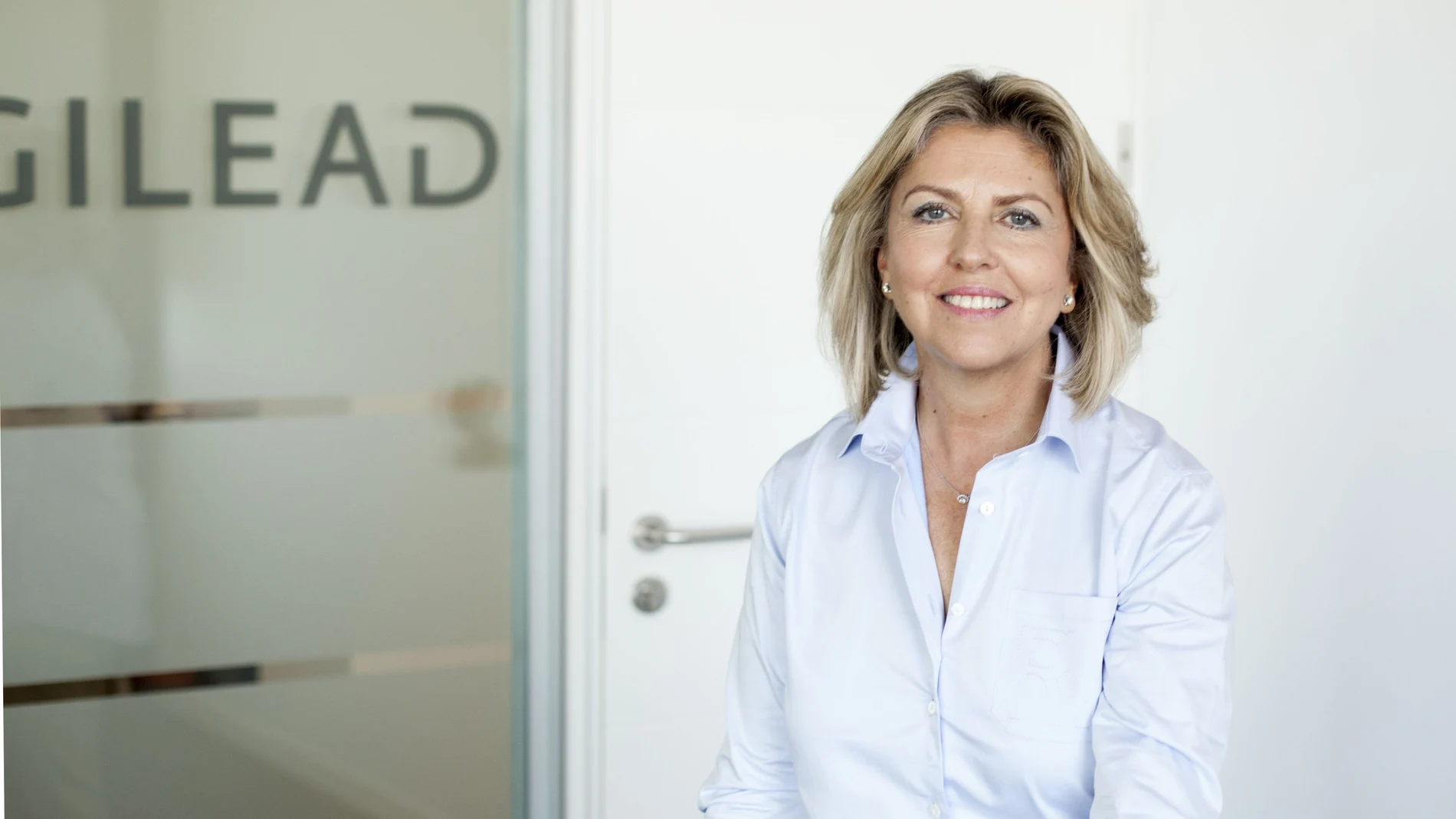 María Río, directora general de Gilead España Foto: Lucía Artebi ENTREVISTA PARA LA RAZON 21/06/2020 directora general de Gilead España