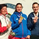 Bobana Velickovic, en el centro con la medalla de oro de campeona de Europa