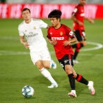 Takefusa Kubo con el Mallorca frente al Real Madrid.