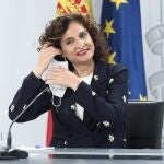 La ministra portavoz y de Hacienda, María Jesús Montero, a su llegada a la rueda de prensa tras la celebración de un Consejo de Ministros extraordinario