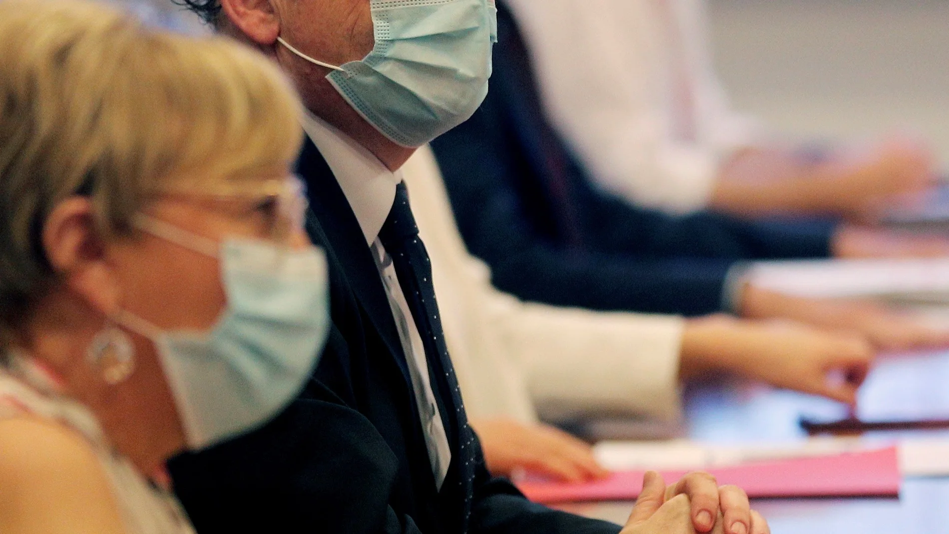 El presidente de la Generalitat, Ximo Puig, junto a la consellera de Sanidad, Ana Barceló