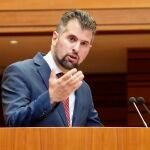 El portavoz del grupo socialista, Luis Tudanca, interviene en el debate de política general de la Junta de Castilla y León en las Cortes