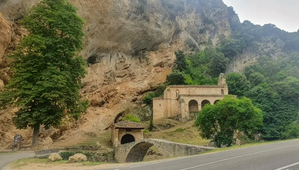 Entrada a las cascadas de Tobera, Burgos.