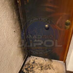 Detenido el hombre que incendió su casa para "vengarse" de sus vecinos en Carabanchel.