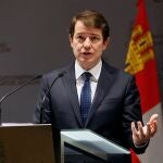 GRAF1845. SORIA, 03/07/2020.- El presidente de Castilla y León, Alfonso Fernandez Mañueco, interviene durante la reunión que ha mantenido este viernes en Soria con sus homólogos de Aragón, Javier Lambán y Castilla La Mancha, Emiliano Garcia-Page. EFE/ Wifredo García