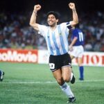 Diego Maradona celebra el gol de Caniggia contra Italia en la semifinal del Mundial de 1990