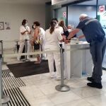 Acceso a consultas externas del Hospital de San Cecilio de Granada