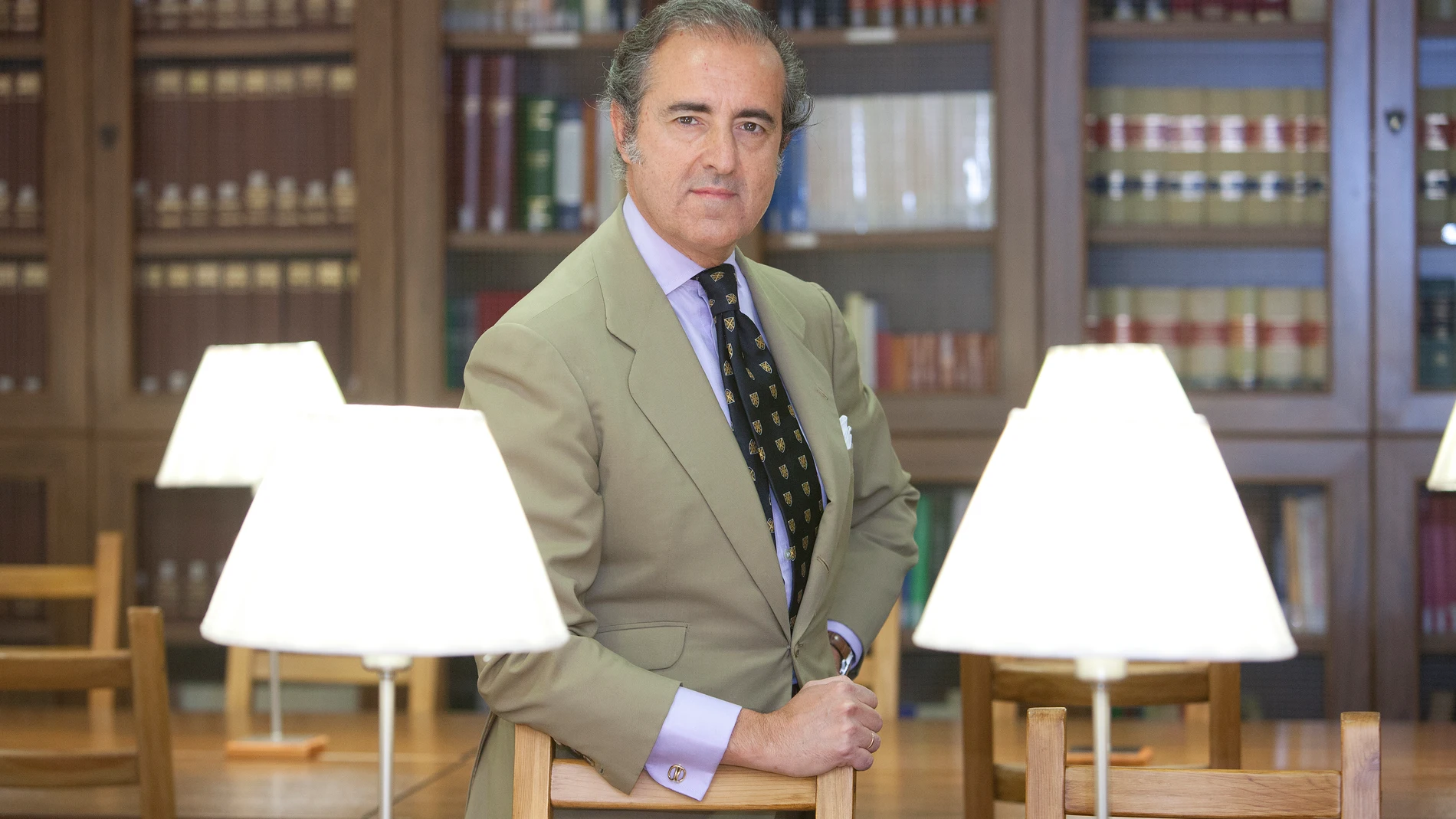 Álvaro Martínez-Echevarría, director general del IEB
