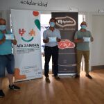 Donación de material de protección de Jamonería Melquiades a AFA Zamora