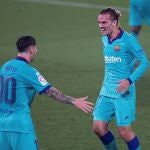 Griezmann, a punto de abrazar a Messi, con el que se entendió a la perfección en el partido contra el Villarreal