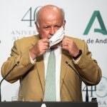 El consejero de Salud y Familias, Jesús Aguirre, durante una rueda de prensa posterior al Consejo de Gobierno