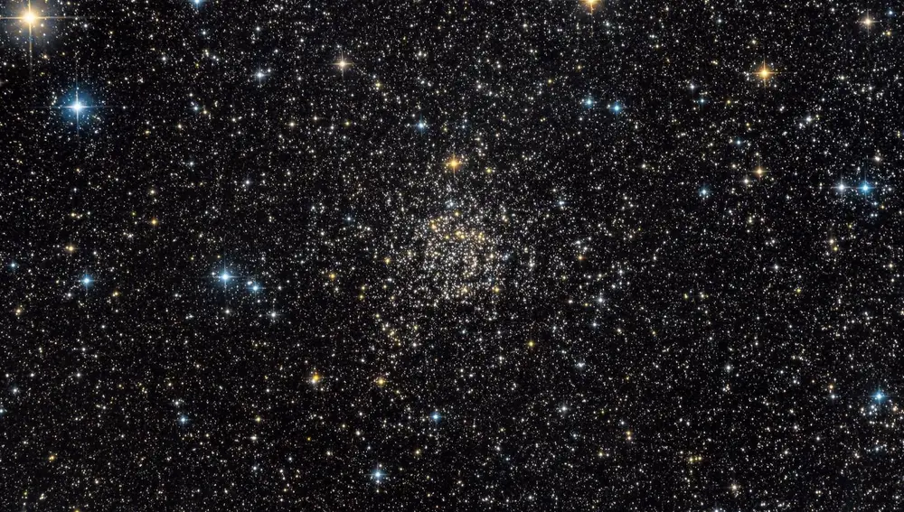 NGC 7789, también conocida como Caroline's Rose. Se trata de un antiguo cúmulo abierto de estrellas de la Vía Láctea, que se encuentra a unos 8.000 años luz de distancia hacia la constelación de CasiopeaGUILLAUME SEIGNEURET/NASA (Foto de ARCHIVO)01/01/1970
