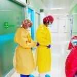 Profesionales sanitarios en el Hospital Clínico de Málaga