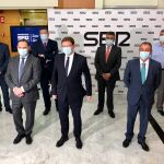 Ábalos junto al presidente Puig y representantes empresariales antes de participar en el encuentro organizado por la Cadena SER