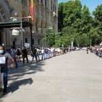 Concentración de las llamadas 'colas del hambre' en Cibeles