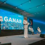 Según Catalá, "el PP no tiene banderas móviles ni una ideología cambiante ni nos vamos cambiando la chaqueta dependiendo de donde sople el viento"