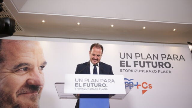 El candidato de la coalición Partido Popular y Ciudadanos, Carlos Iturgaiz