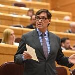 El ministro de Sanidad, Salvador Illa, interviene durante la sesión de control celebrada este martes en el Senado EFE/Fernando Villar