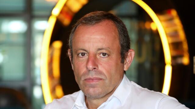 El ex presidente del Fútbol Club Barcelona Sandro Rosell, ayer en Madrid, antes de su entrevista con LA RAZÓN