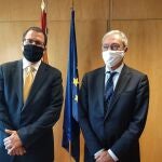 El secretario general de Industria y de la Pequeña y Mediana Empresa, Raúl Blanco, y el consejero de Economía, Rogelio Velasco, en la reunión que han mantenido este miércoles en Madrid sobre el sector aeronáutico