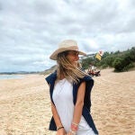 El look perfecto para tus vacaciones es este de Zara que lleva María Pombo.