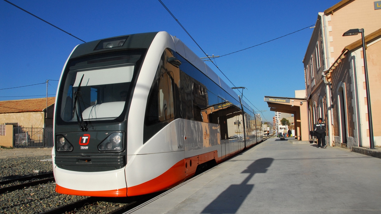 Muere un hombre atropellado por un tranvía en El Campello (Alicante)
