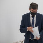 Imagen de archivo del vicepresidente de la Junta de Andalucía y consejero de Turismo, Regeneración, Justicia y Administración Local, Juan Marín, a su llegada a una rueda de prensa