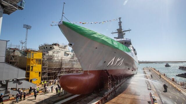 Navantia ha llevado a cabo con éxito la maniobra de botadura de la primera de las cinco corbetas construidas para la Marina de Arabia Saudí (RSNF).