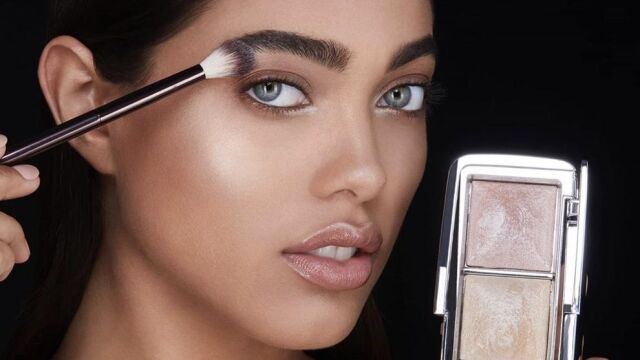 Sombras de ojos que rejuvenecen.