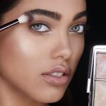 Sombras de ojos que rejuvenecen.