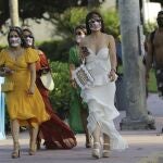 Varias personas con mascarilla en Florida