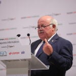 El consejero de Salud y Familias, Jesús Aguirre, durante su intervención en los desayunos informativos de Europa Press Andalucía