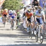 Alejandro Valverde entra tercero en meta en la primera etapa
