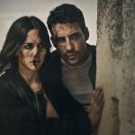 Megan Montaner y Miguel Ángel SIlvestre en "30 monedas"